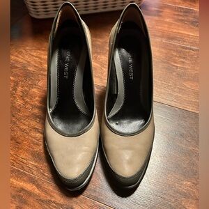 Nine West Gray and Tan Women's Heels sz 7.5 M